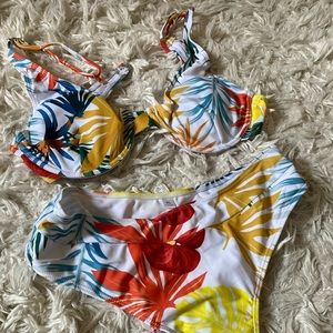 BRAND NEW  tropical shein swim suit set